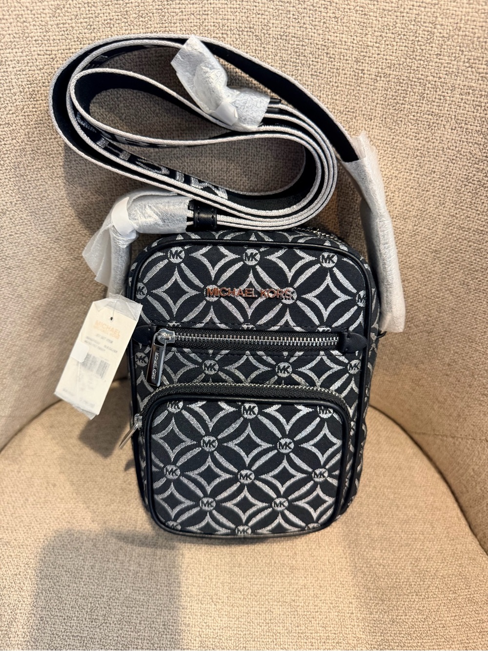 Michael Kors Black and White Logo jetset medium crossbody